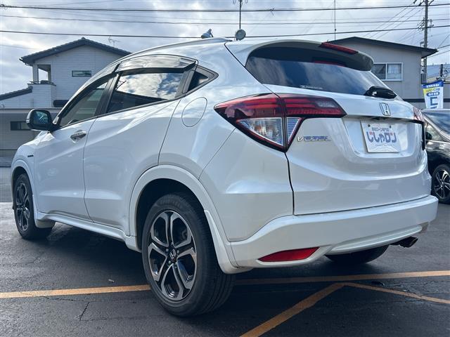 ヴェゼル ハイブリッドＺ　バックカメラ　ディーラーオプションナビ（ＣＤ，ＤＶＤ、フルセグＴＶ）　ＥＴＣ　プッシュスタート　クルーズコントロール　運転席、助手席シートヒーター　パドルシフト　ハーフレザーシート（40枚目）