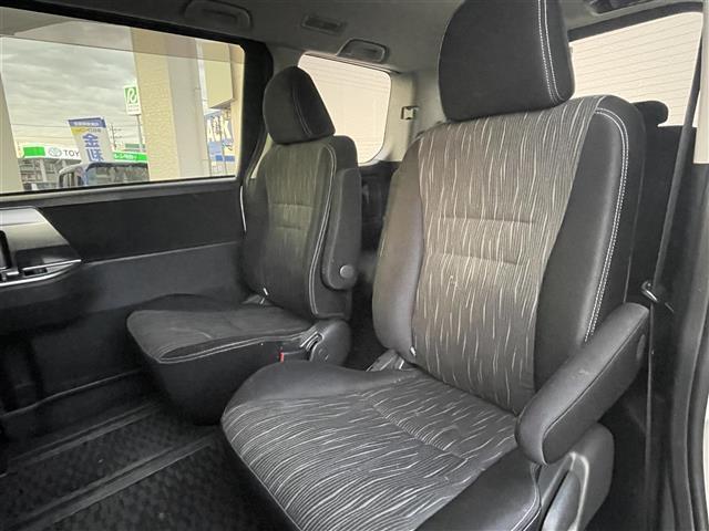 ヴォクシー ＺＳ　煌ＩＩ　純正ナビ（Ｂｌｕｅｔｏｏｔｈ、ＣＤ、ＤＶＤ）　ＥＴＣ　両側パワースライドドア　ＭＴ付ＡＴ　ステアリングリモコン　オートライト　ＩＳＯＦＩＸ（6枚目）