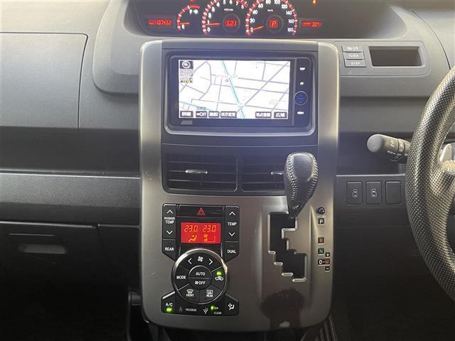 ヴォクシー ＺＳ　煌ＩＩ　純正ナビ（Ｂｌｕｅｔｏｏｔｈ、ＣＤ、ＤＶＤ）　ＥＴＣ　両側パワースライドドア　ＭＴ付ＡＴ　ステアリングリモコン　オートライト　ＩＳＯＦＩＸ（9枚目）