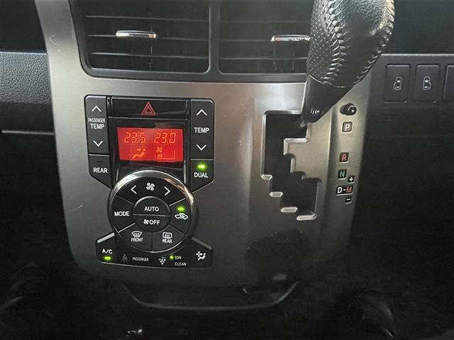 ヴォクシー ＺＳ　煌ＩＩ　純正ナビ（Ｂｌｕｅｔｏｏｔｈ、ＣＤ、ＤＶＤ）　ＥＴＣ　両側パワースライドドア　ＭＴ付ＡＴ　ステアリングリモコン　オートライト　ＩＳＯＦＩＸ（13枚目）