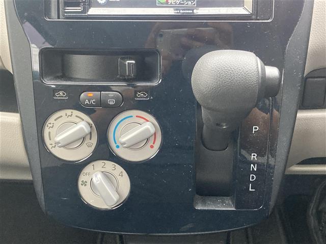 eKワゴン E 社外ナビ(Bluetooth、CD、DVD、ワンセグテレビ) 電動格納ミラー ETC ヘッドライトレベライザー ベンチシート ドアバイザー パワーウインドウ パワーステアリング(13枚目)