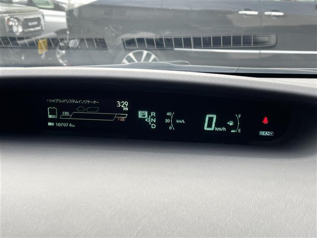 プリウス Ｓツーリングセレクション・マイコーデ　ディーラーオプションナビ　Ｂｌｕｅｔｏｏｔｈ接続　ＤＶＤ　フルセグテレビ　ビルトインＥＴＣ　プッシュスタート　バックカメラ　オートライト　ＩＳＯＦＩＸ（16枚目）