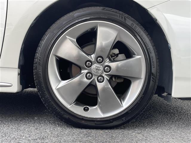 プリウス Ｓツーリングセレクション・マイコーデ　ディーラーオプションナビ　Ｂｌｕｅｔｏｏｔｈ接続　ＤＶＤ　フルセグテレビ　ビルトインＥＴＣ　プッシュスタート　バックカメラ　オートライト　ＩＳＯＦＩＸ（17枚目）