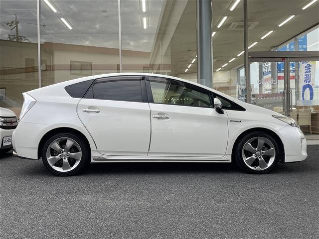 プリウス Ｓツーリングセレクション・マイコーデ　ディーラーオプションナビ　Ｂｌｕｅｔｏｏｔｈ接続　ＤＶＤ　フルセグテレビ　ビルトインＥＴＣ　プッシュスタート　バックカメラ　オートライト　ＩＳＯＦＩＸ（18枚目）