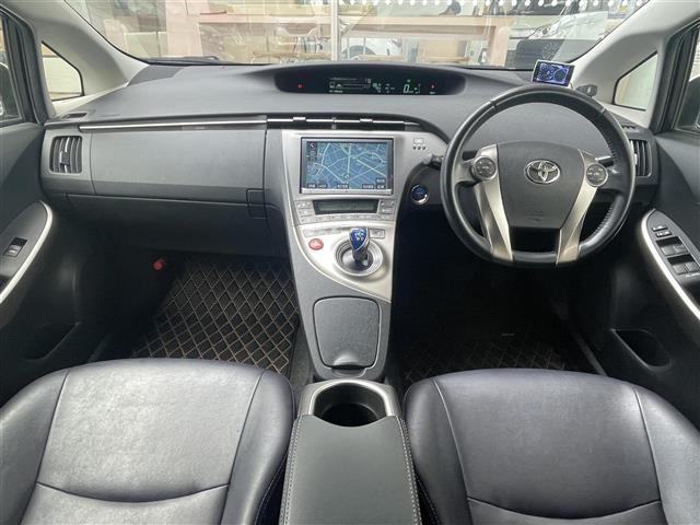 プリウス Sツーリングセレクション・マイコーデ 純正ナビ フルセグテレビ バックカメラ ステアリングリモコン ドライブレコーダー 社外レーダー コーナーセンサー LEDヘッドライト Bluetooth接続(2枚目)