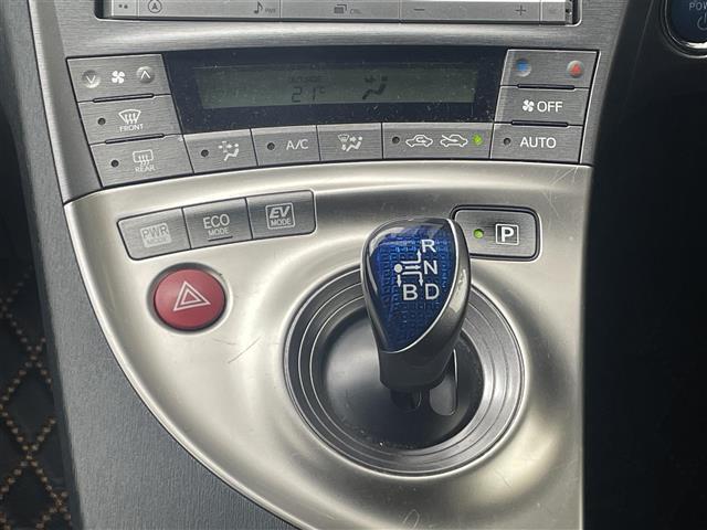プリウス Sツーリングセレクション・マイコーデ 純正ナビ フルセグテレビ バックカメラ ステアリングリモコン ドライブレコーダー 社外レーダー コーナーセンサー LEDヘッドライト Bluetooth接続(14枚目)