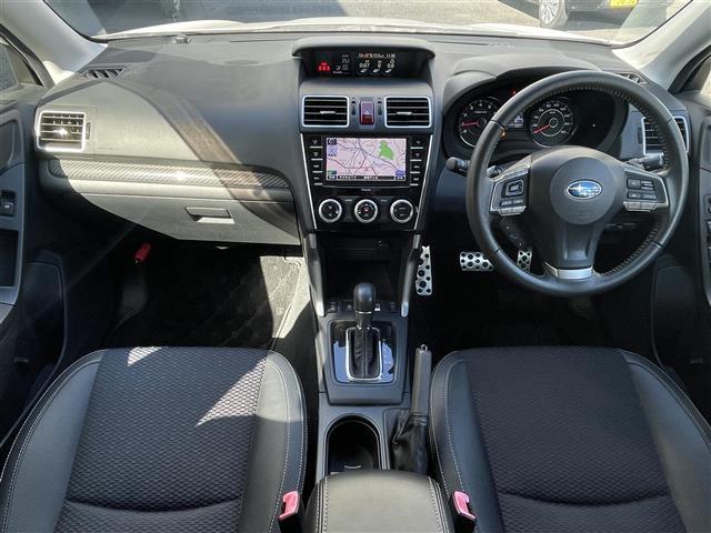 フォレスター S-リミテッド 純正ナビ 4WD アダプティブクルーズコントロール レーンキープアシスト 衝突軽減ブレーキ シートヒーター パワーシート アイドリングストップ オートライト フォグランプ パドルシフト(2枚目)