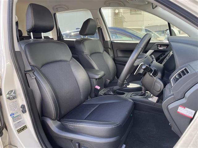 フォレスター S-リミテッド 純正ナビ 4WD アダプティブクルーズコントロール レーンキープアシスト 衝突軽減ブレーキ シートヒーター パワーシート アイドリングストップ オートライト フォグランプ パドルシフト(3枚目)