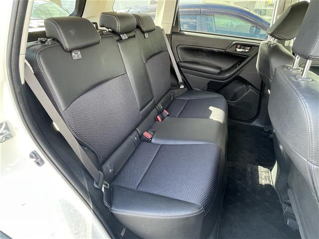 フォレスター S-リミテッド 純正ナビ 4WD アダプティブクルーズコントロール レーンキープアシスト 衝突軽減ブレーキ シートヒーター パワーシート アイドリングストップ オートライト フォグランプ パドルシフト(4枚目)