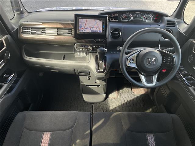 Ｎ－ＢＯＸカスタム Ｇ・Ｌホンダセンシング　純正ナビ　左側パワースライドドア　アダプティブクルーズコントロール　レーンキープアシスト　衝突軽減ブレーキ　先行車発進お知らせ　標識認識機能　オートライト　フォグランプ　ＥＴＣ（2枚目）