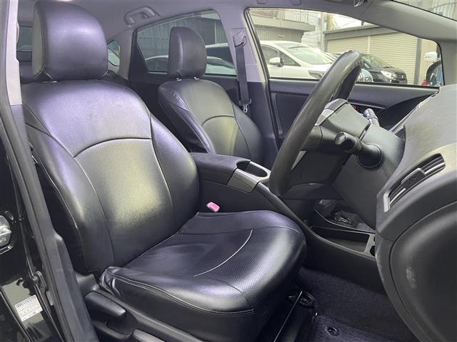 プリウス Sツーリングセレクション 純正8型ナビ フルセグTV Bluetooth DVD バックカメラ 17インチAW ヘッドライトウォッシャー ビルトインETC リア5面フィルム施工済み(3枚目)