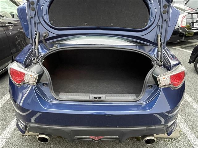 86 GTリミテッド モデリスタフルエアロ 純正17インチアルミ 純正SDナビ フルセグTV Bluetooth バックカメラ スマートキー2個 前席シートヒーター ハーフレザーシート サイドカーテンエアバッグ(5枚目)