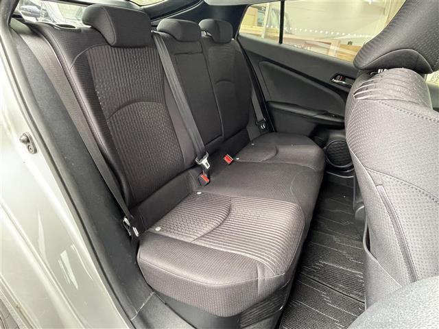 プリウス Sセーフティプラス ヘッドアップディスプレイ ACC 衝突被害軽減ブレーキ 車線逸脱抑制 純正ナビ Bluetooth バックカメラ LEDヘッドライト オートマチックハイビーム(4枚目)