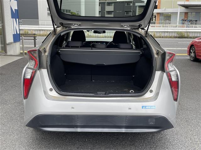 プリウス Sセーフティプラス ヘッドアップディスプレイ ACC 衝突被害軽減ブレーキ 車線逸脱抑制 純正ナビ Bluetooth バックカメラ LEDヘッドライト オートマチックハイビーム(5枚目)