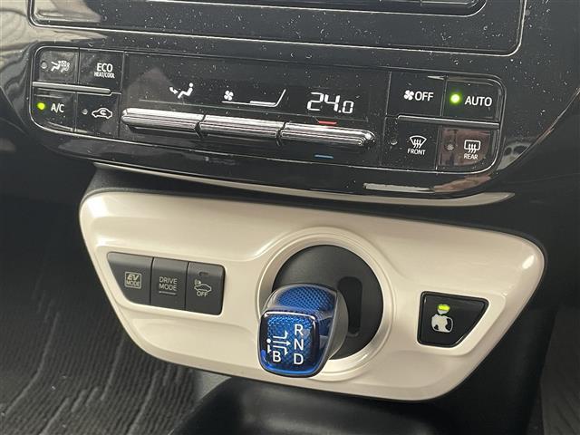 プリウス Sセーフティプラス ヘッドアップディスプレイ ACC 衝突被害軽減ブレーキ 車線逸脱抑制 純正ナビ Bluetooth バックカメラ LEDヘッドライト オートマチックハイビーム(13枚目)