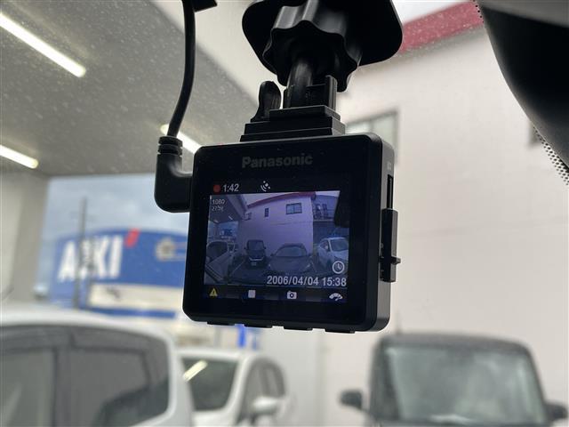 セレナ ハイウェイスター　Ｓ－ハイブリッド　純正ナビ　クルーズコントロール　エマージェンシーブレーキ　アラウンドビューモニター　両側パワースライドドア　レーンキープアシスト　純正フリップダウンモニター　オートライト　フォグランプ　電動格納ミラー（20枚目）