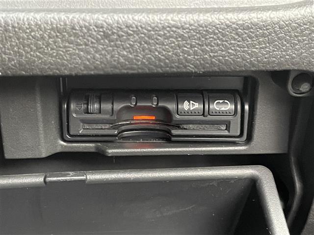 セレナ ハイウェイスター　Ｓ－ハイブリッド　純正ナビ　クルーズコントロール　エマージェンシーブレーキ　アラウンドビューモニター　両側パワースライドドア　レーンキープアシスト　純正フリップダウンモニター　オートライト　フォグランプ　電動格納ミラー（21枚目）