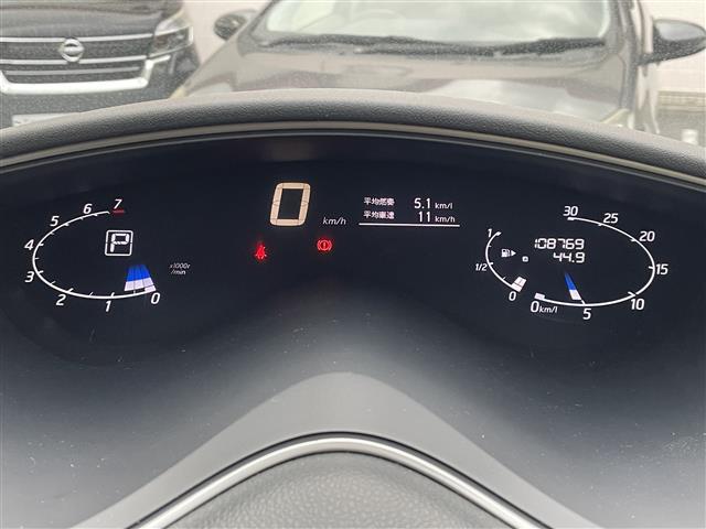 セレナ ハイウェイスター　Ｓ－ハイブリッド　純正ナビ　クルーズコントロール　エマージェンシーブレーキ　アラウンドビューモニター　両側パワースライドドア　レーンキープアシスト　純正フリップダウンモニター　オートライト　フォグランプ　電動格納ミラー（22枚目）