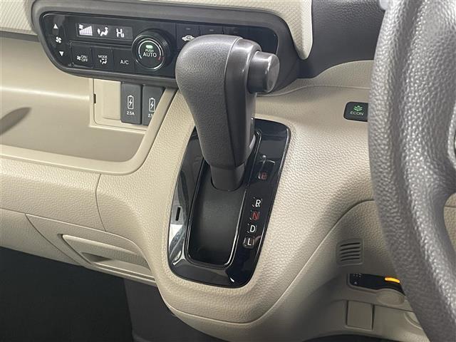 Ｎ－ＢＯＸ Ｇ・Ｌホンダセンシング　社外ナビ　アダプティブクルーズコントロール　衝突軽減ブレーキ　レーンキープアシスト　オートハイビーム　先行車発信お知らせ機能　標識認識機能　左側パワースライドドア　オートライト　バックカメラ　ＥＴＣ（13枚目）