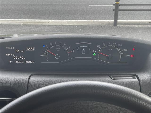 Ｎ－ＢＯＸ Ｇ・Ｌホンダセンシング　社外ナビ　アダプティブクルーズコントロール　衝突軽減ブレーキ　レーンキープアシスト　オートハイビーム　先行車発信お知らせ機能　標識認識機能　左側パワースライドドア　オートライト　バックカメラ　ＥＴＣ（18枚目）