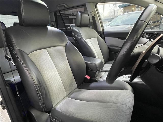 レガシィツーリングワゴン 2.5GTアイサイトスポーツセレクション 社外ナビ 4WD クルーズコントロール レーンキープアシスト 衝突軽減ブレーキ 電動パーキングブレーキ オートライト フォグランプ パドルシフト ETC バックカメラ(3枚目)