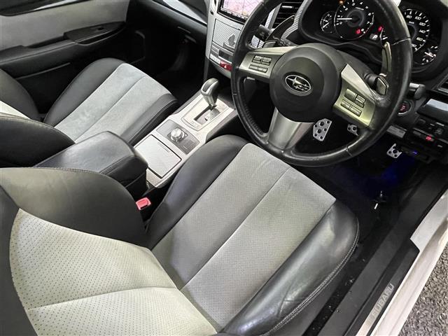 レガシィツーリングワゴン 2.5GTアイサイトスポーツセレクション 社外ナビ 4WD クルーズコントロール レーンキープアシスト 衝突軽減ブレーキ 電動パーキングブレーキ オートライト フォグランプ パドルシフト ETC バックカメラ(4枚目)