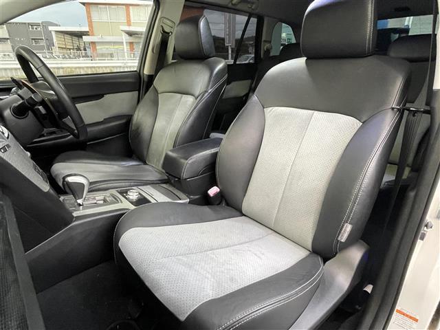 レガシィツーリングワゴン 2.5GTアイサイトスポーツセレクション 社外ナビ 4WD クルーズコントロール レーンキープアシスト 衝突軽減ブレーキ 電動パーキングブレーキ オートライト フォグランプ パドルシフト ETC バックカメラ(5枚目)