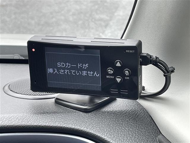 ソリオバンディット ハイブリッドＳＶ　フルハイブリッド　衝突軽減ブレーキ　車線逸脱警報　純正ナビ　フルセグＴＶ　Ｂｌｕｅｔｏｏｔｈ　ＨＤＭＩ　ＤＶＤ　バックカメラ　ドラレコ　シートヒーター　ＬＥＤヘッドライト　スマートキー２個（17枚目）