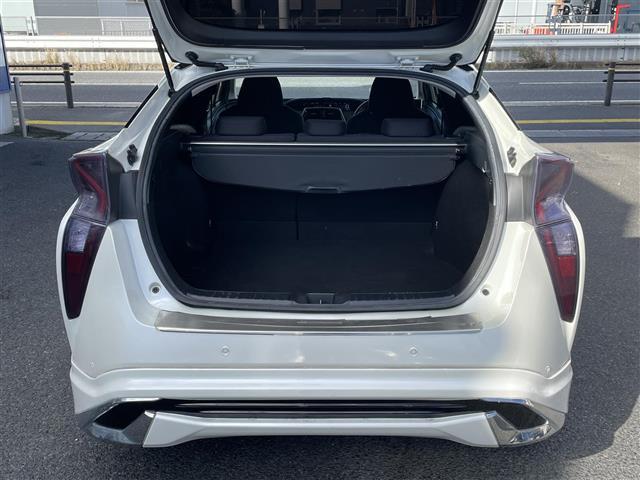 プリウス Sセーフティプラス エアロパーツ 17インチAW 9インチナビ フルセグTV DVD HDMI Bluetooth ヘッドアップディスプレイ レーダークルーズ 車線逸脱抑制(5枚目)