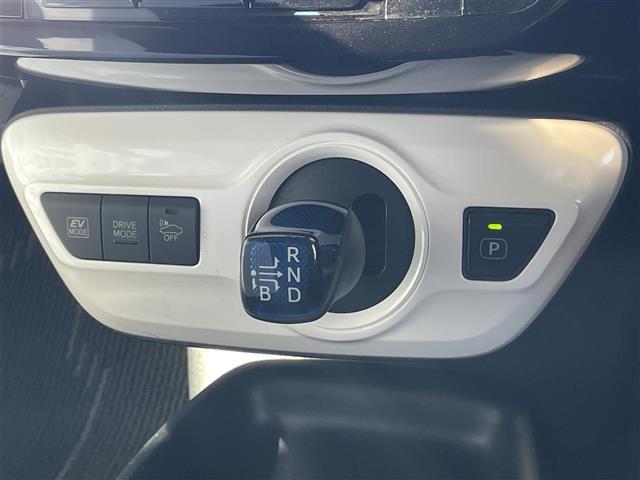 プリウス Sセーフティプラス エアロパーツ 17インチAW 9インチナビ フルセグTV DVD HDMI Bluetooth ヘッドアップディスプレイ レーダークルーズ 車線逸脱抑制(15枚目)