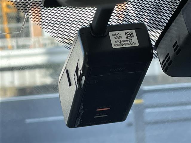 プリウス Sセーフティプラス エアロパーツ 17インチAW 9インチナビ フルセグTV DVD HDMI Bluetooth ヘッドアップディスプレイ レーダークルーズ 車線逸脱抑制(17枚目)