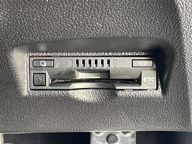 プリウス Sセーフティプラス エアロパーツ 17インチAW 9インチナビ フルセグTV DVD HDMI Bluetooth ヘッドアップディスプレイ レーダークルーズ 車線逸脱抑制(18枚目)