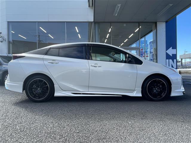 プリウス Sセーフティプラス エアロパーツ 17インチAW 9インチナビ フルセグTV DVD HDMI Bluetooth ヘッドアップディスプレイ レーダークルーズ 車線逸脱抑制(23枚目)