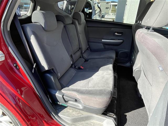 プリウスアルファ Ｓツーリングセレクション　社外ナビ　バックカメラ　オートライト　フォグランプ　電動格納ミラー　ＥＴＣ（4枚目）