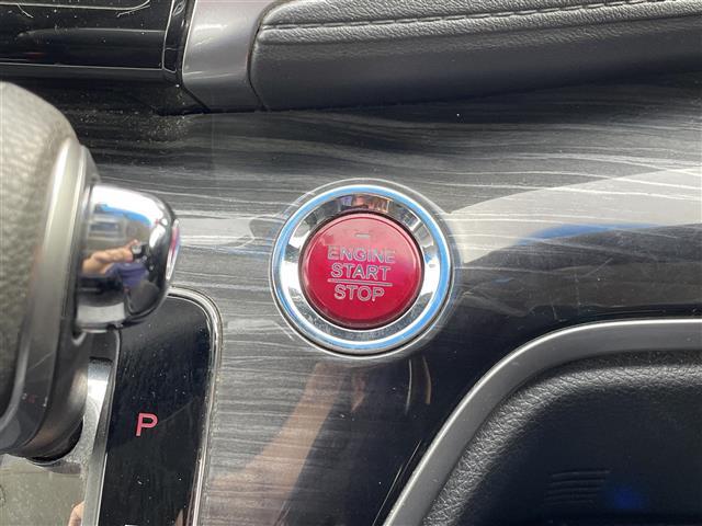 オデッセイ アブソルート・ＥＸ　純正ナビ／Ｂｌｕｅｔｏｏｔｈ／ＵＳＢ／ＣＤ　バックカメラ　ＥＴＣ　衝突軽減ブレーキ　両側パワースライドドア　ドライブレコーダー　運転席パワーシート　オートライト　ＨＩＤ（4枚目）