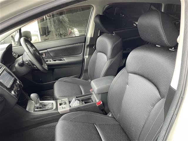レヴォーグ １．６ＧＴアイサイト　純正ＯＰメモリナビ／ＣＤ／ＤＶＤ／Ｂｌｕｅｔｏｏｔｈ／フルセグＴＶ　バックカメラ　スマートキー　アイサイト搭載／衝突軽減ブレーキ　ＥＴＣ　前席パワーシート　オートライト　前方ドライブレコーダー（7枚目）