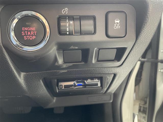 レヴォーグ １．６ＧＴアイサイト　純正ＯＰメモリナビ／ＣＤ／ＤＶＤ／Ｂｌｕｅｔｏｏｔｈ／フルセグＴＶ　バックカメラ　スマートキー　アイサイト搭載／衝突軽減ブレーキ　ＥＴＣ　前席パワーシート　オートライト　前方ドライブレコーダー（13枚目）
