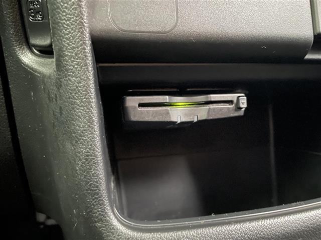 N-BOXカスタム G SSパッケージ 純正ナビ/Bluetooth/フルセグTV/CD/DVD バックカメラ ETC 両側パワースライドドア 衝突軽減 スマートキー プッシュエンジンスタート HID オートライト 純正フロアマット(5枚目)