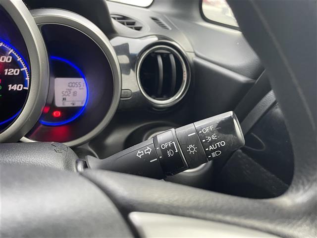 N-BOXカスタム G SSパッケージ 純正ナビ/Bluetooth/フルセグTV/CD/DVD バックカメラ ETC 両側パワースライドドア 衝突軽減 スマートキー プッシュエンジンスタート HID オートライト 純正フロアマット(14枚目)