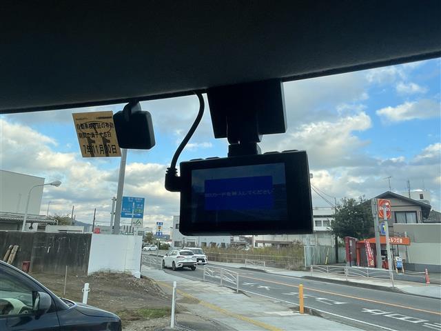 タント カスタムＲＳ　ＳＡ　社外ナビ／Ｂｌｕｅｔｏｏｔｈ／フルセグＴＶ／ＣＤ／ＤＶＤ　バックカメラ　ＥＴＣ　両側パワースライドドア　衝突軽減警告　横すべり防止　スマートキー　前方ドライブレコーダー　オートライト（3枚目）