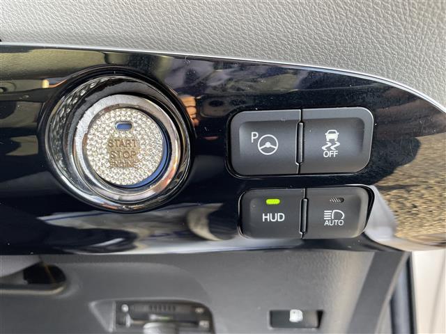 プリウス Ｓセーフティプラス　衝突軽減／ＨＵＤ／純正ナビ／ドラレコ／ＥＴＣ（2枚目）