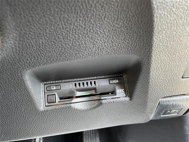 プリウス Ｓセーフティプラス　衝突軽減／ＨＵＤ／純正ナビ／ドラレコ／ＥＴＣ（4枚目）