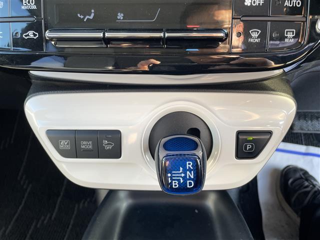 プリウス Ｓセーフティプラス　衝突軽減／ＨＵＤ／純正ナビ／ドラレコ／ＥＴＣ（10枚目）