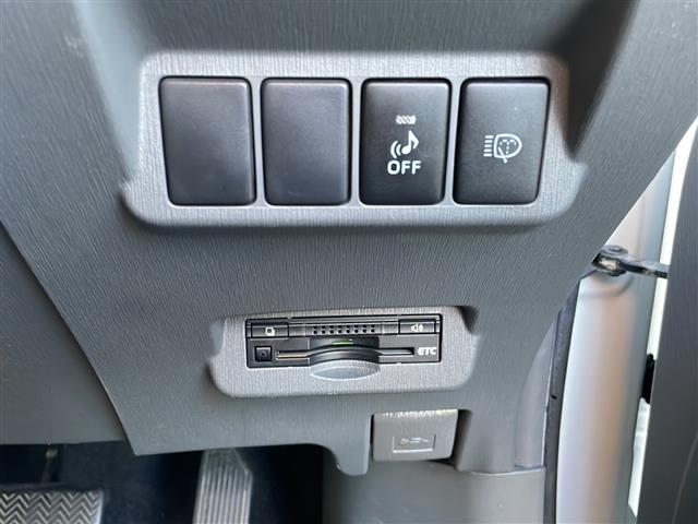 プリウスアルファ Ｓ　メモリナビ／フルセグテレビ／バックカメラ／ＥＴＣ／Ｂｌｕｅｔｏｏｔｈ接続／ＤＶＤ再生機能（14枚目）