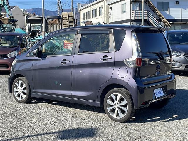 デイズ ハイウェイスター　Ｇターボ　／メモリ純正ナビ／フルセグテレビ／純正アルミホイール／全方位カメラ／ＣＤチェンジャー（4枚目）