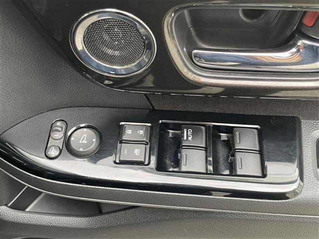 N-BOXカスタム G・Lターボホンダセンシング 純正メモリーナビ(DVD/CD/SD/Bluetoothオーディオ/ワンセグTV)・バックカメラ・LEDヘッドライト・オートエアコン・スマートキー(11枚目)
