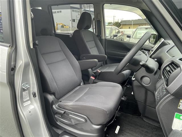 セレナ Ｘ　・純正メモリーナビ（フルセグＴＶ／ＣＤ／ＤＶＤ／Ｂｌｕ－ｒａｙ／ＢＴオーディオ）・アラウンドビューモニター・エマージェンシーブレーキ・セキュリティ＆セーフティパック・両側パワースライドドア（27枚目）