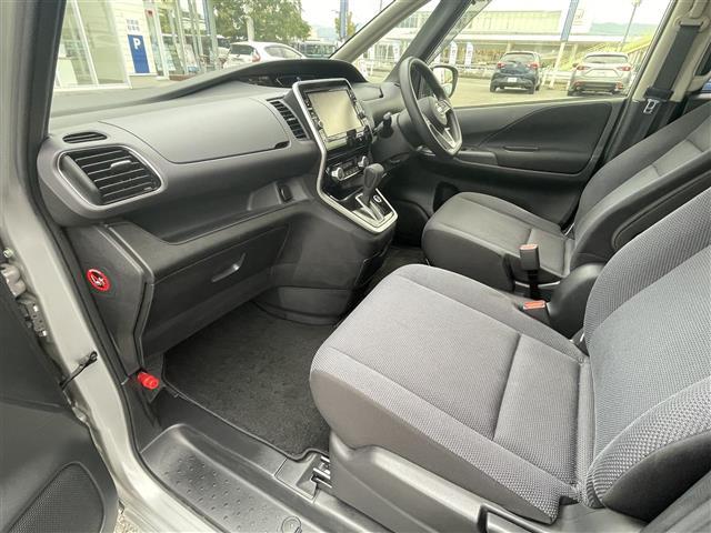 セレナ Ｘ　・純正メモリーナビ（フルセグＴＶ／ＣＤ／ＤＶＤ／Ｂｌｕ－ｒａｙ／ＢＴオーディオ）・アラウンドビューモニター・エマージェンシーブレーキ・セキュリティ＆セーフティパック・両側パワースライドドア（28枚目）