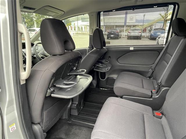 セレナ Ｘ　・純正メモリーナビ（フルセグＴＶ／ＣＤ／ＤＶＤ／Ｂｌｕ－ｒａｙ／ＢＴオーディオ）・アラウンドビューモニター・エマージェンシーブレーキ・セキュリティ＆セーフティパック・両側パワースライドドア（32枚目）