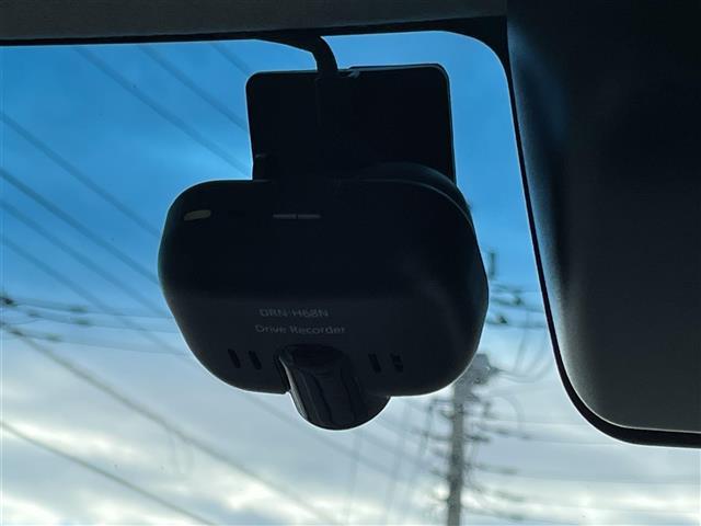 タント カスタムＲＳ　トップエディションＳＡＩＩＩ　純正ＳＤナビ（ＮＳＺＮ－Ｗ６８Ｄ）フルセグＴＶ・ＣＤ／ＤＶＤ・ＢＴ接続・バックカメラ・ドライブレコーダー・ハーフレザー・Ｄ席シートヒーター・両側パワースライドドア・スマートキーｘ２（8枚目）